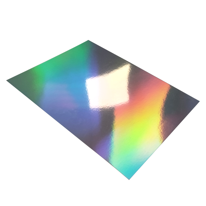Szilárd holografikus karton